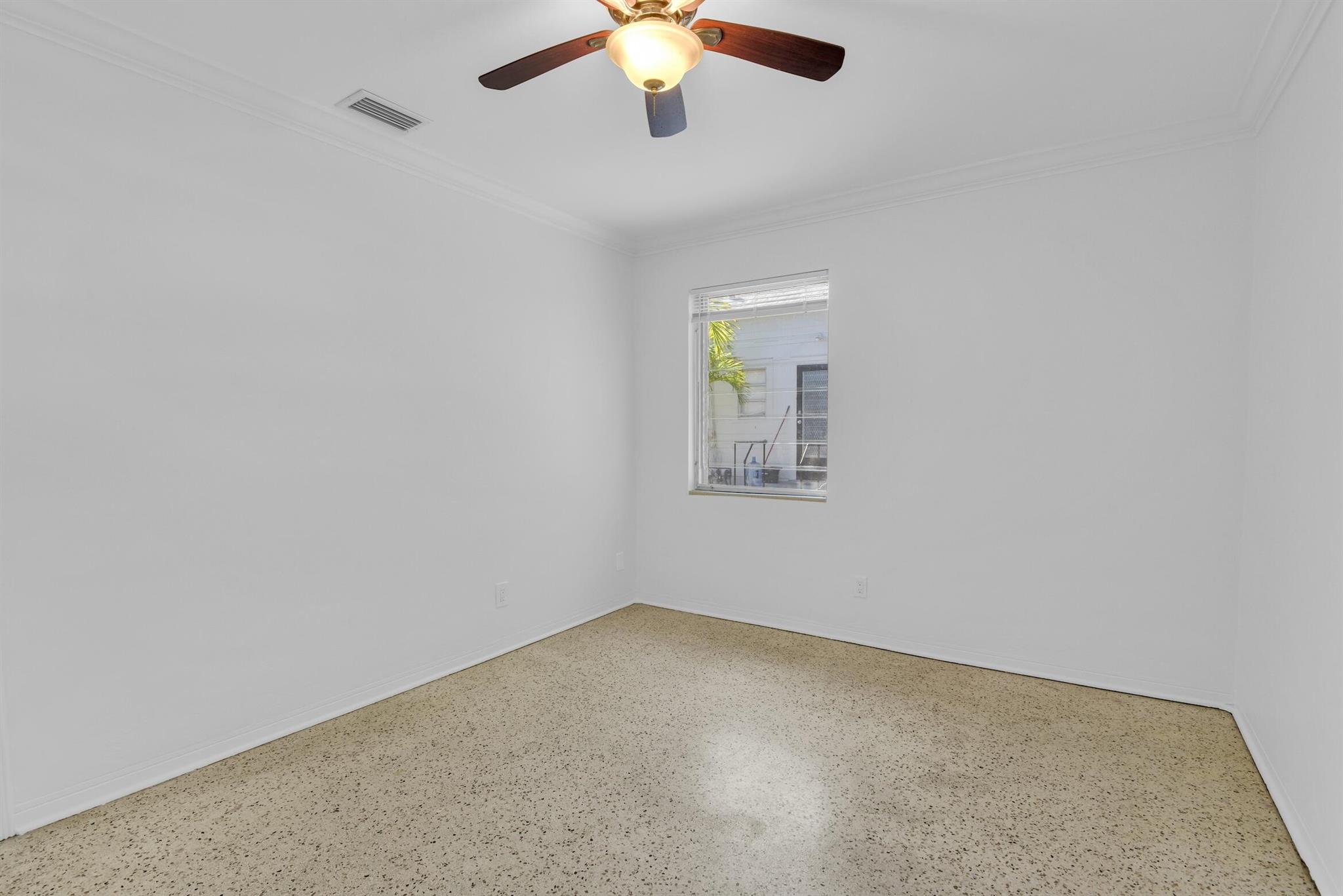 LAKE WORTH TOWN OF - Residential Lease