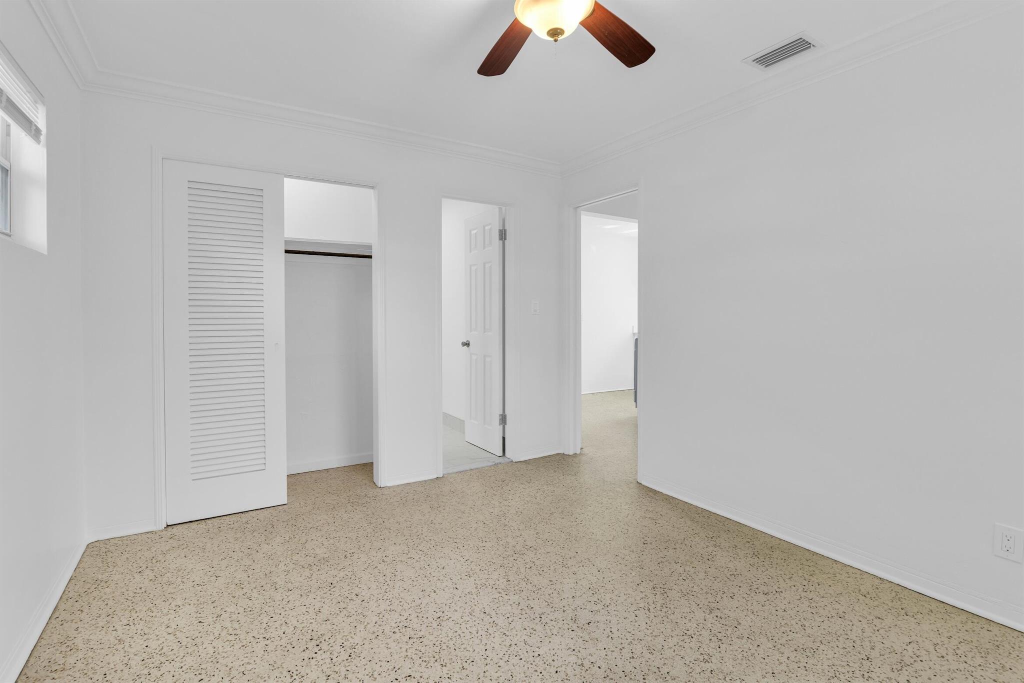LAKE WORTH TOWN OF - Residential Lease