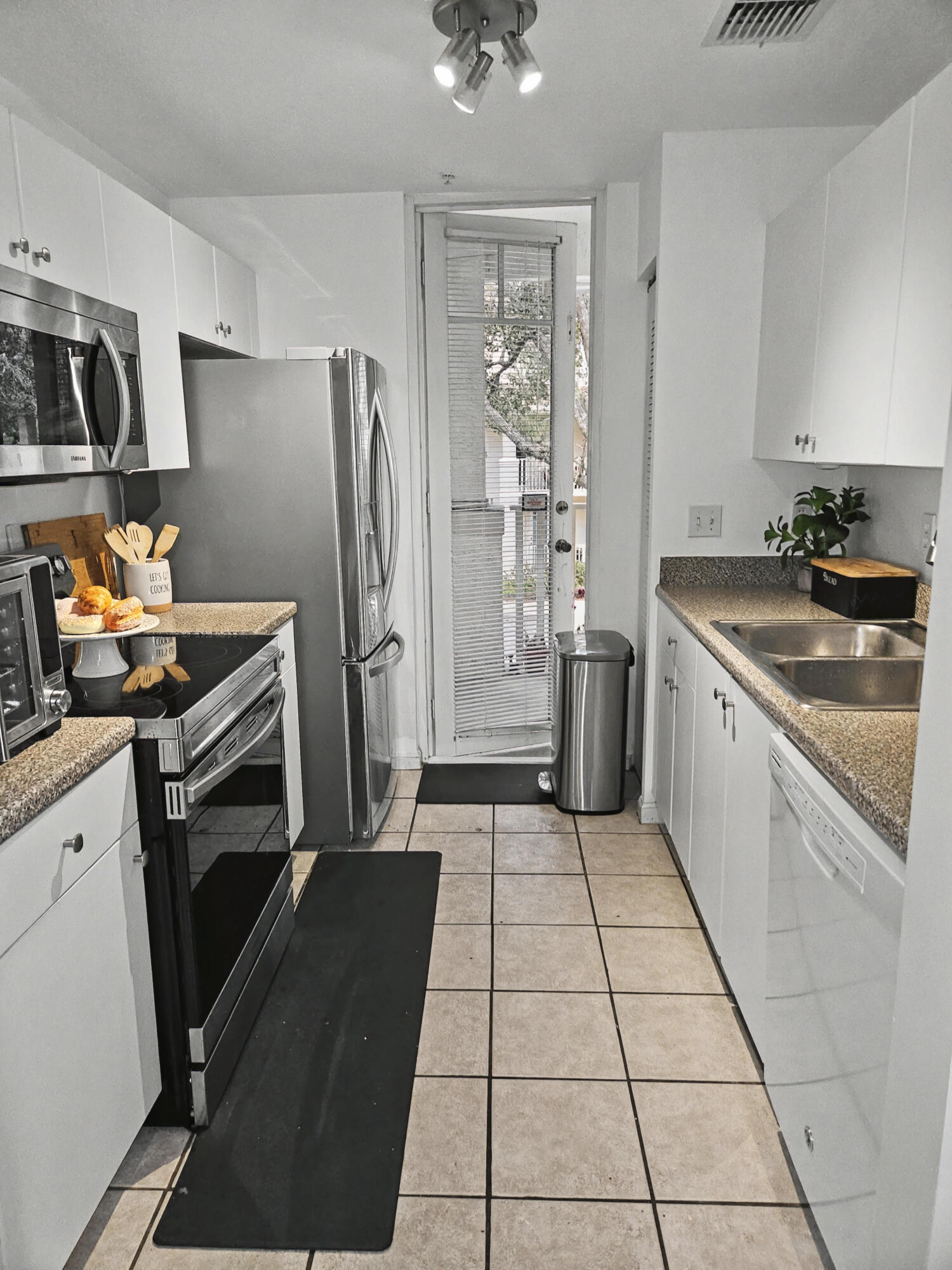 VILLAGE AT ABACOA - Residential