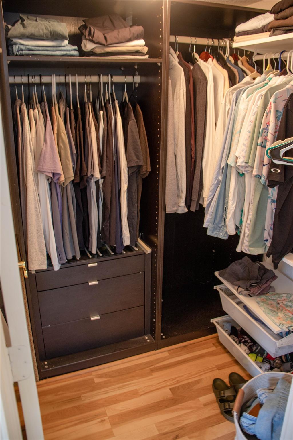 PINE CREST VILLAGE - Residential Lease