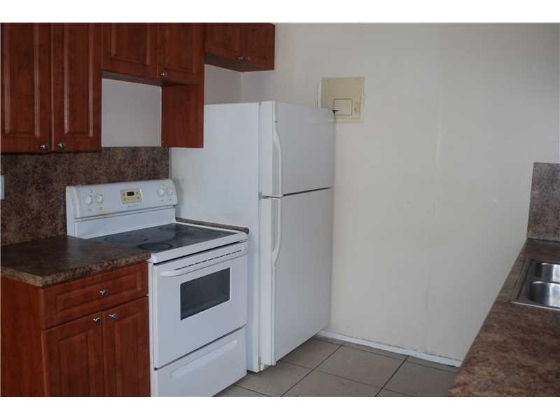 LAUDERDALE MANORS - Residential