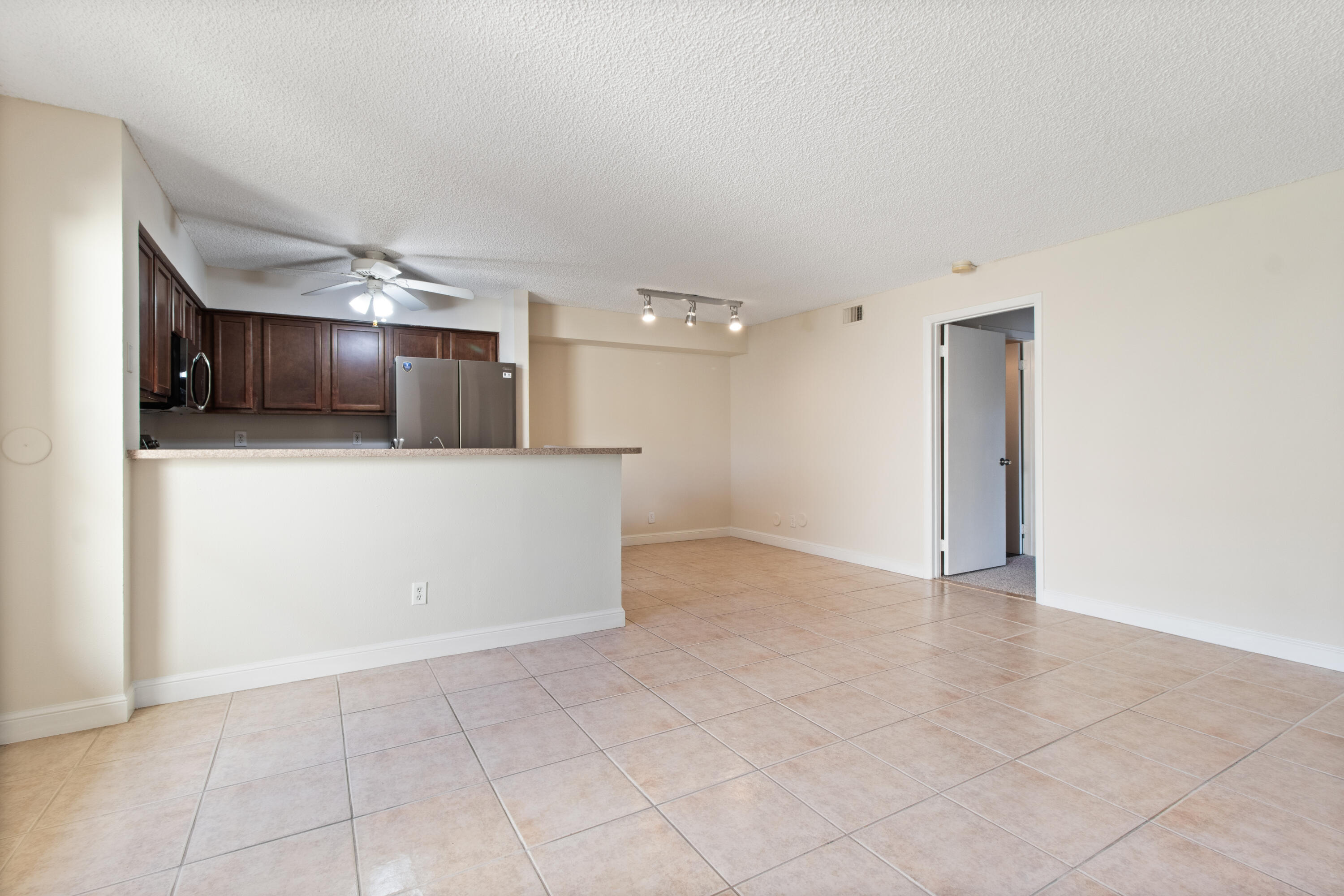 SOUTH PALM PLACE CONDO - Residential