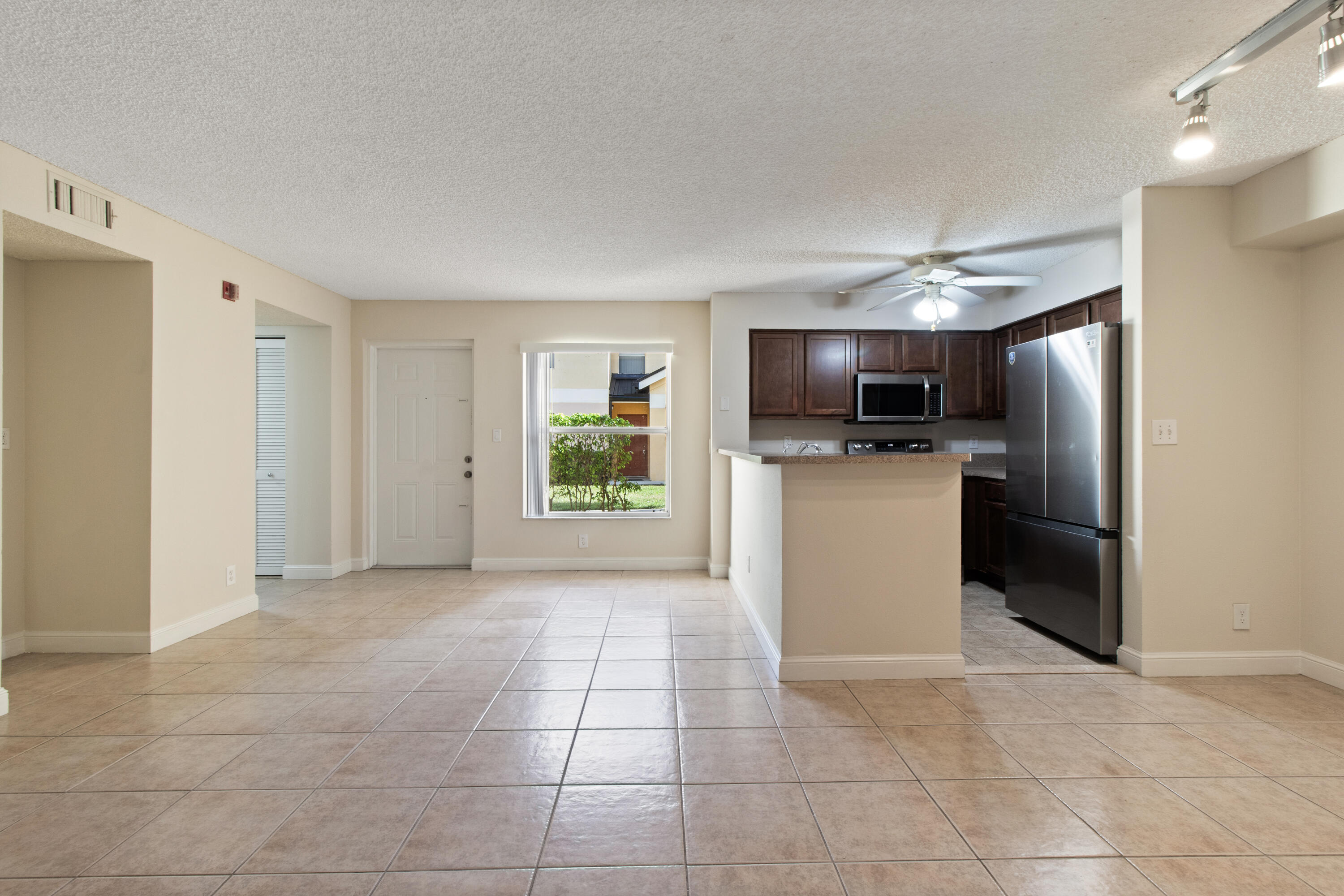 SOUTH PALM PLACE CONDO - Residential