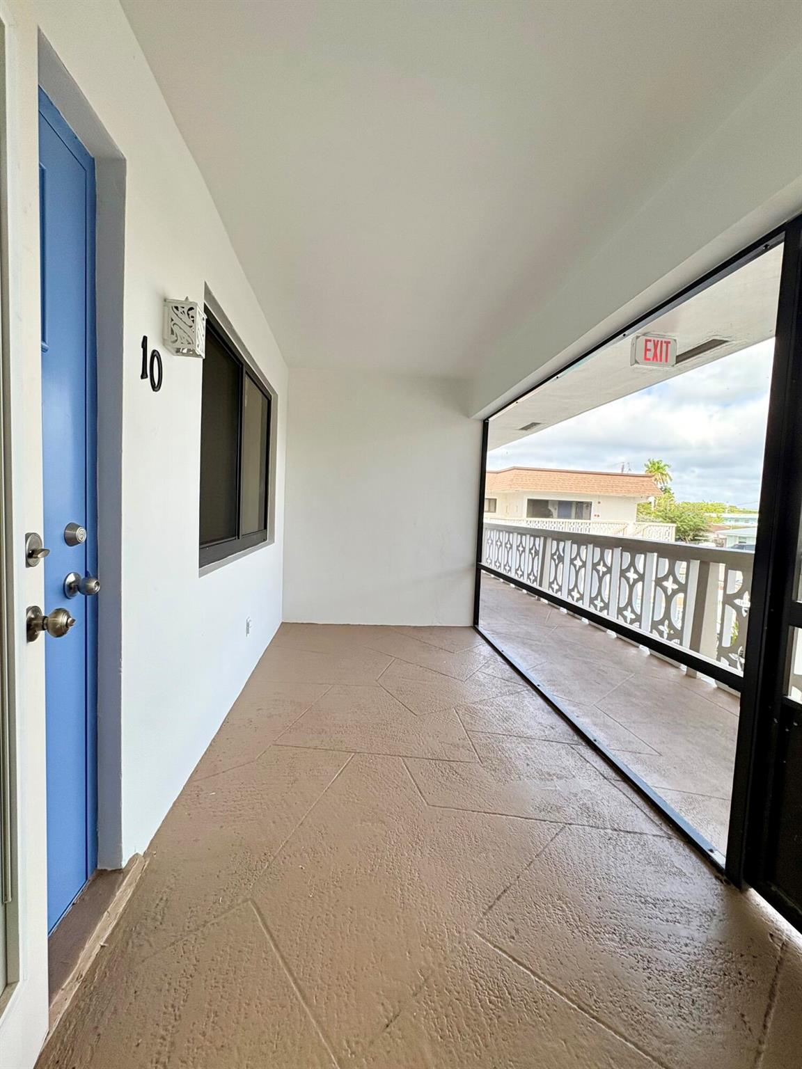 305 SE 9th Avenue 10