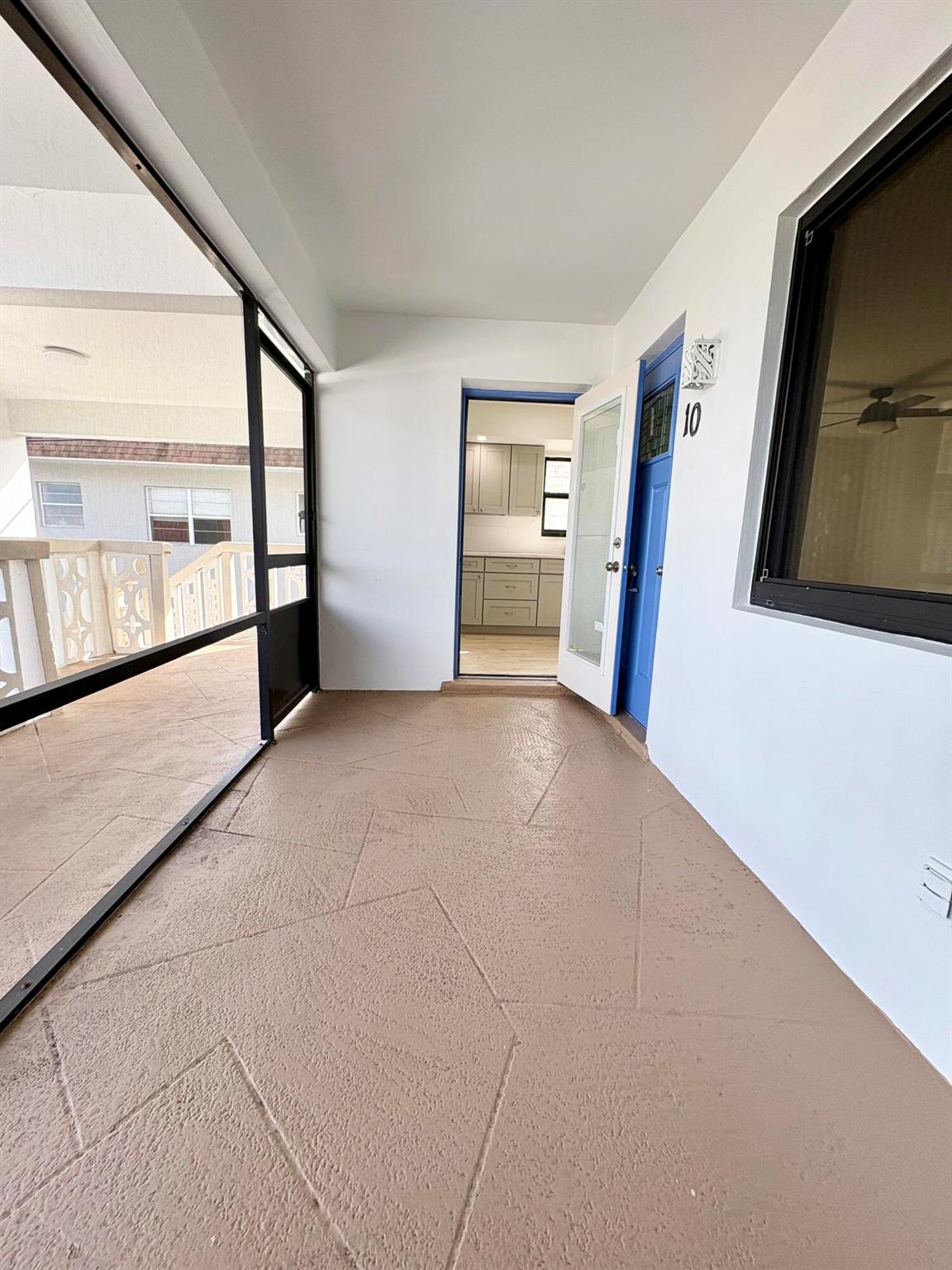 305 SE 9th Avenue 10