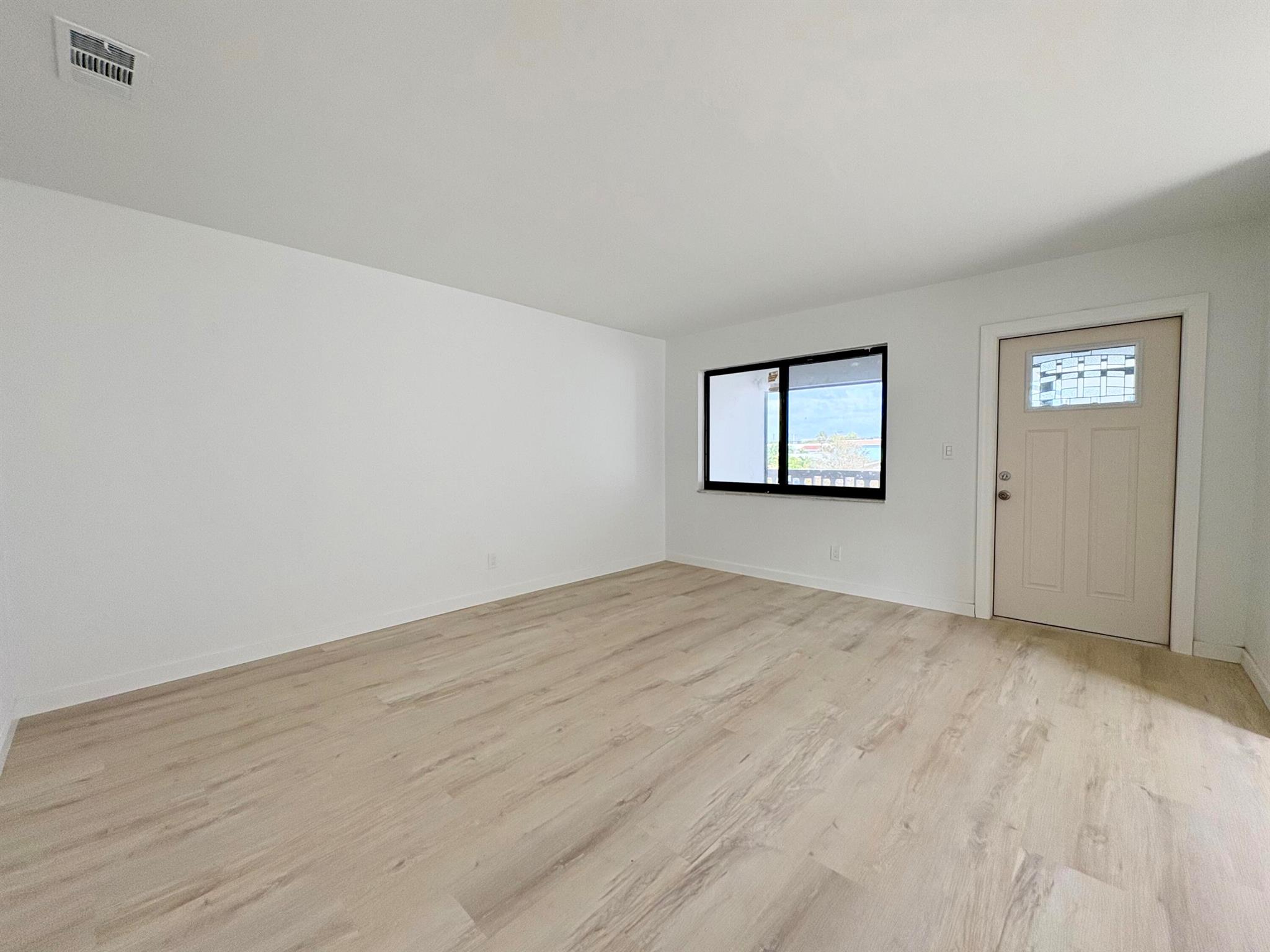 305 SE 9th Avenue 10