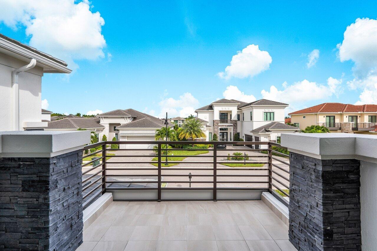 ROYAL PALM POLO - Residential