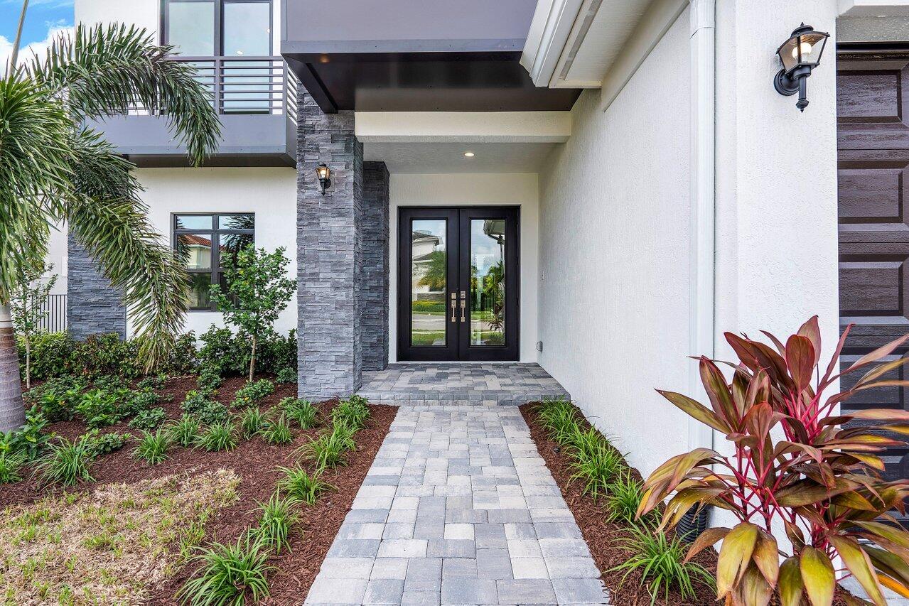 ROYAL PALM POLO - Residential