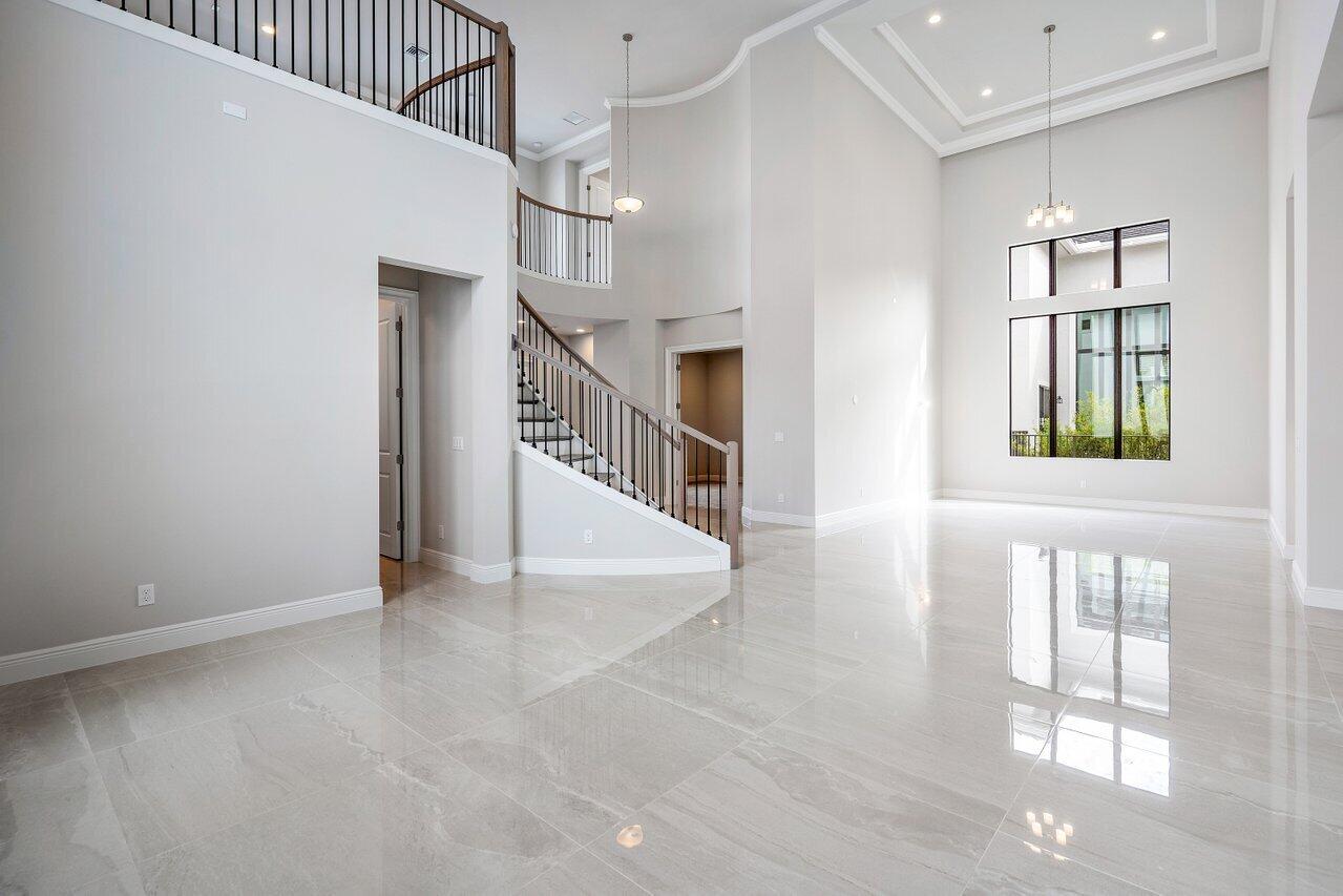 ROYAL PALM POLO - Residential