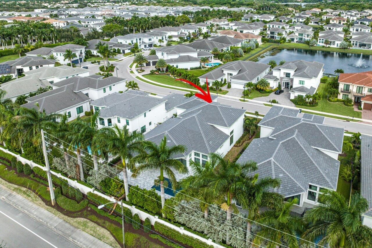 ROYAL PALM POLO - Residential
