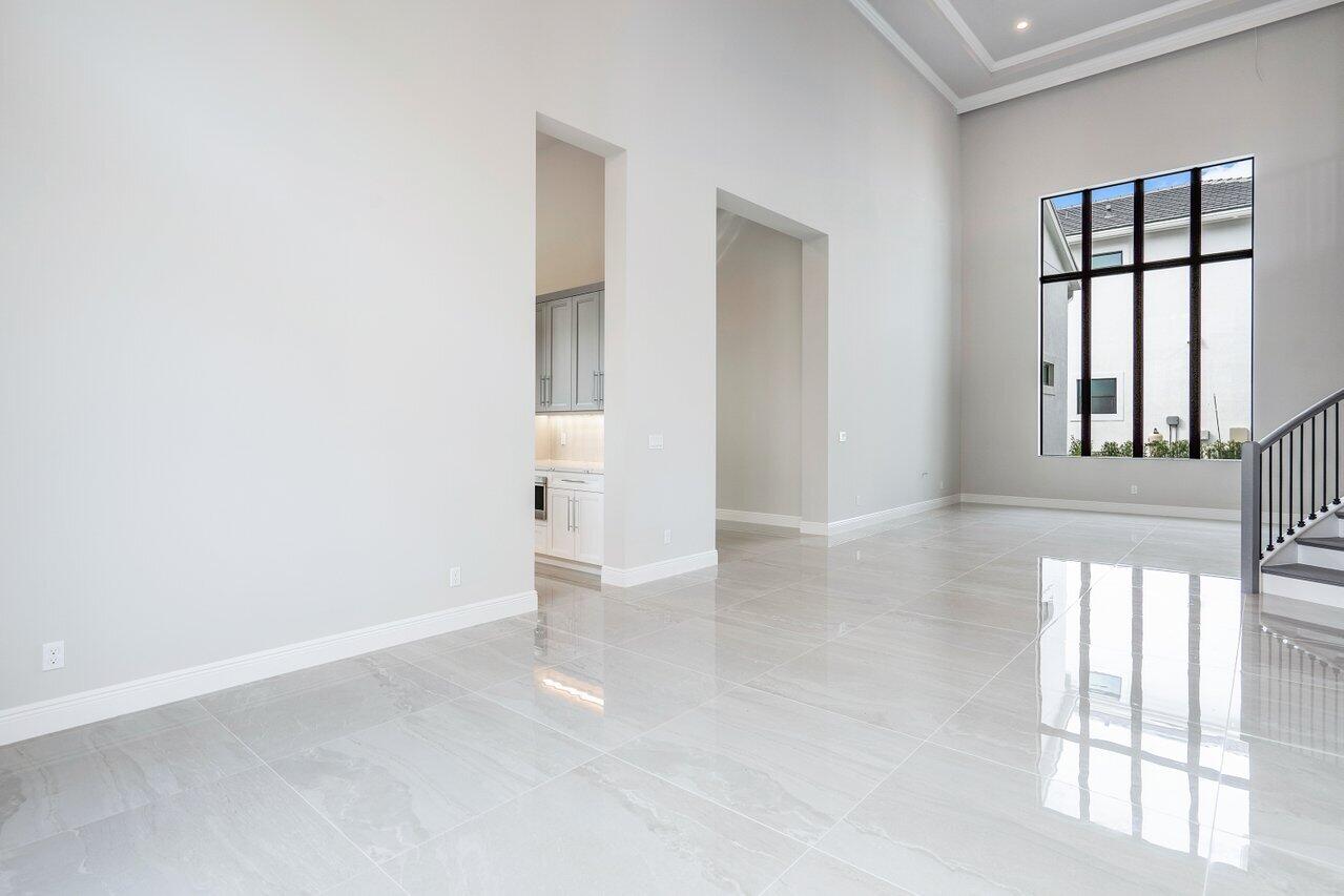 ROYAL PALM POLO - Residential