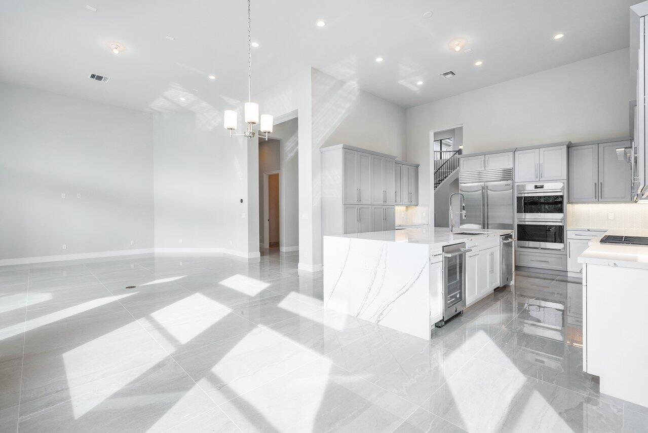 ROYAL PALM POLO - Residential