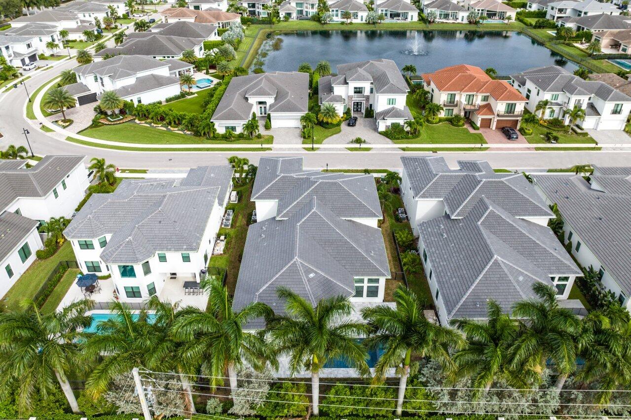 ROYAL PALM POLO - Residential