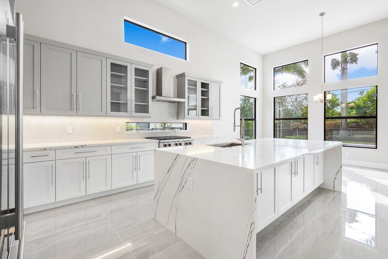 ROYAL PALM POLO - Residential