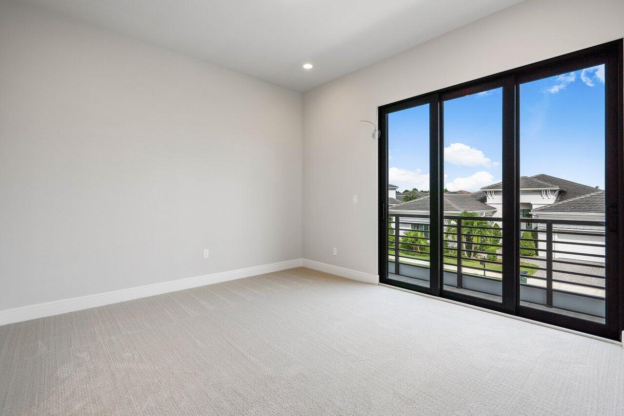 ROYAL PALM POLO - Residential