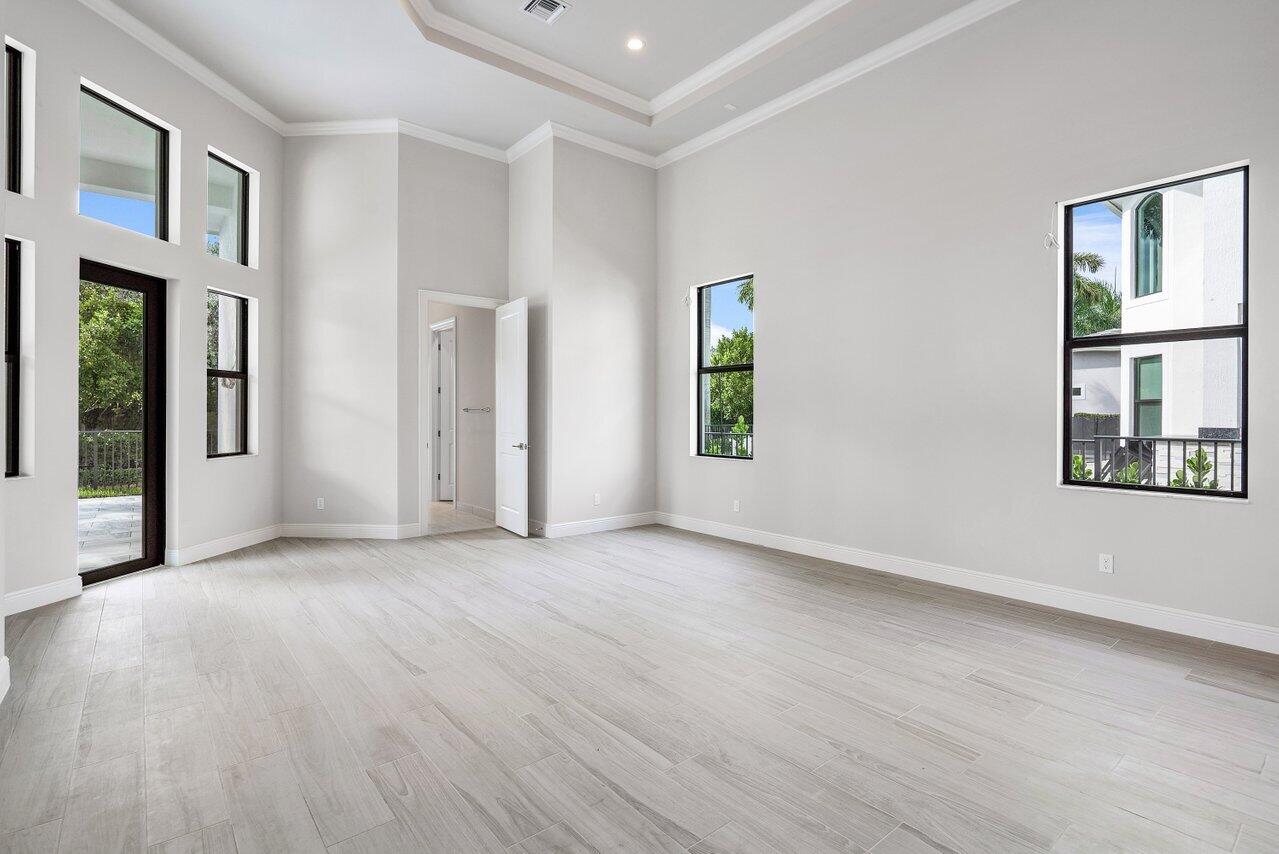 ROYAL PALM POLO - Residential