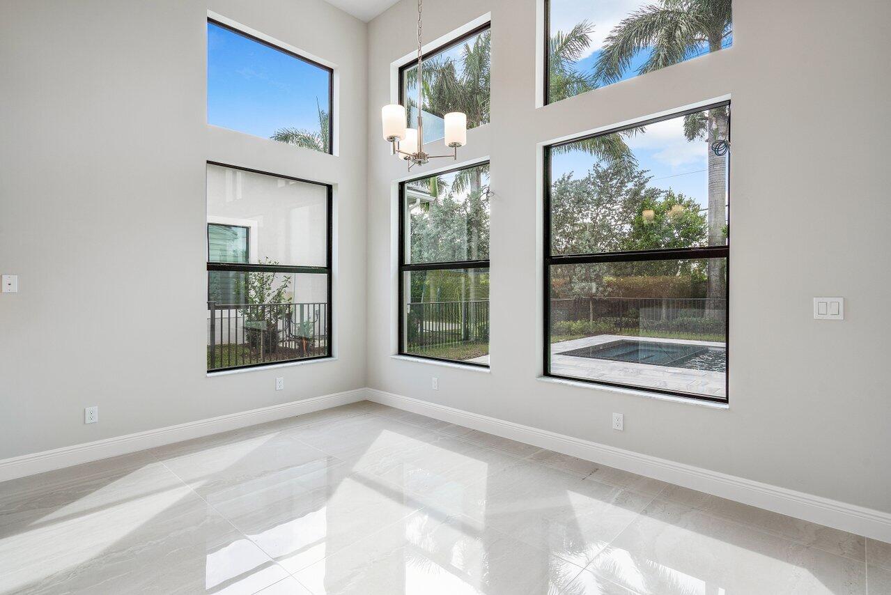 ROYAL PALM POLO - Residential