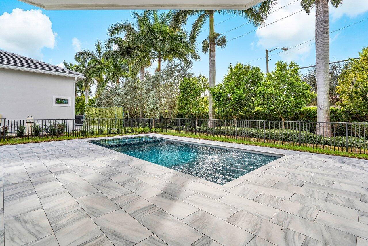 ROYAL PALM POLO - Residential