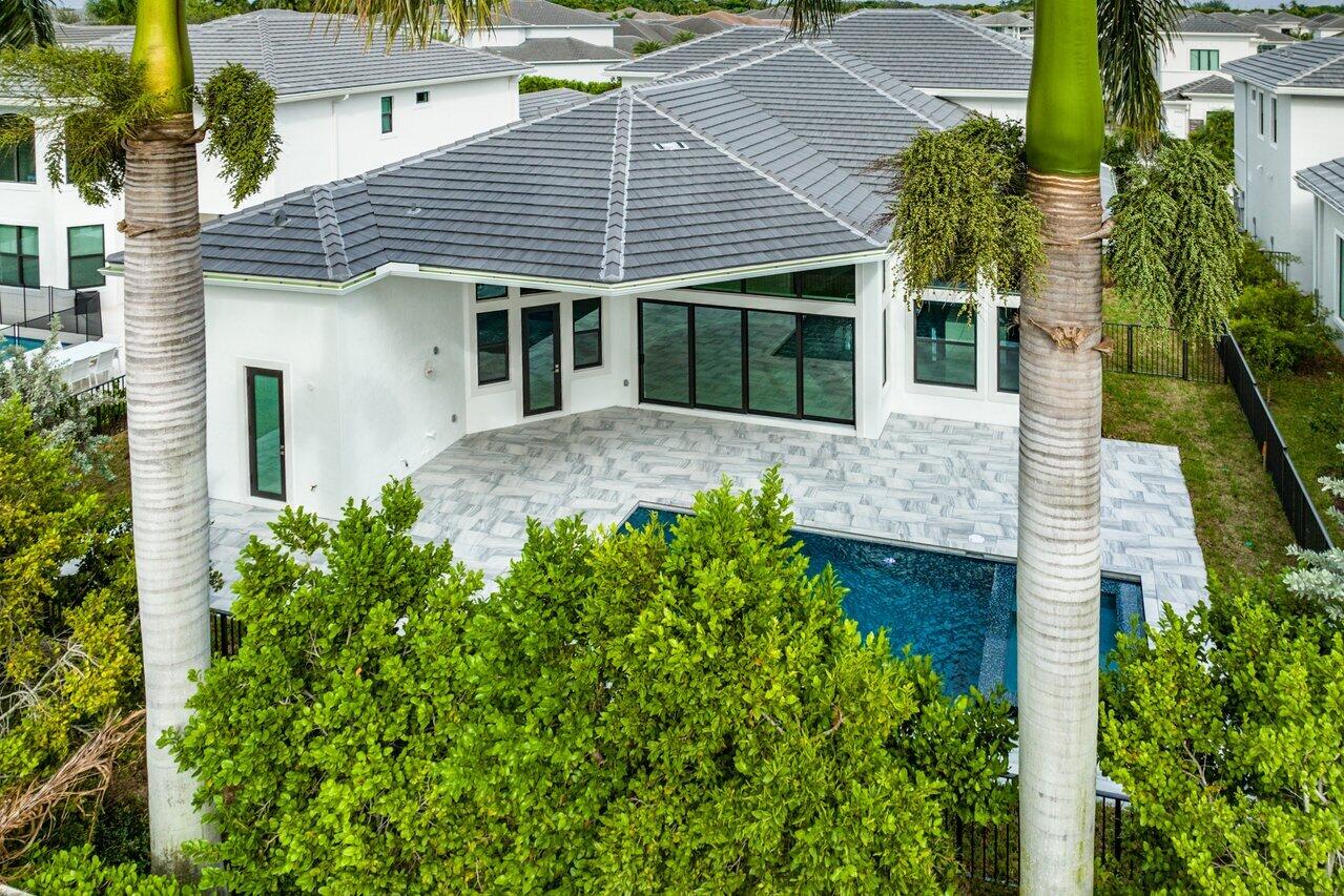 ROYAL PALM POLO - Residential