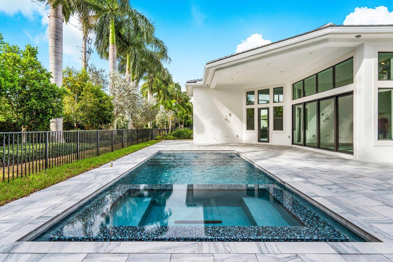 ROYAL PALM POLO - Residential