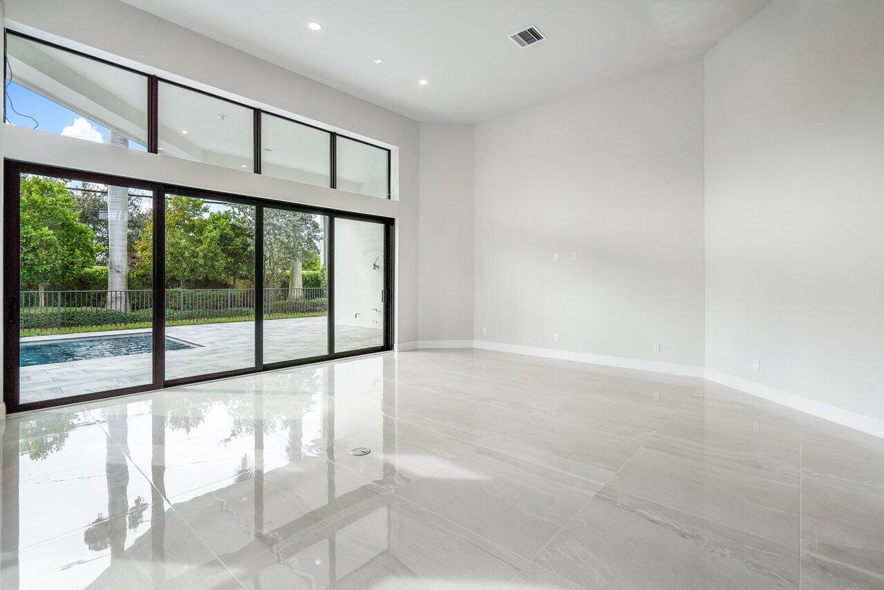 ROYAL PALM POLO - Residential