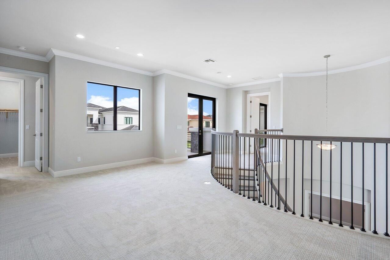 ROYAL PALM POLO - Residential