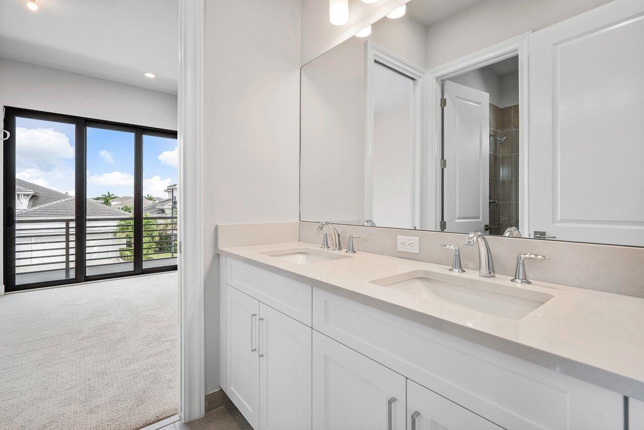 ROYAL PALM POLO - Residential