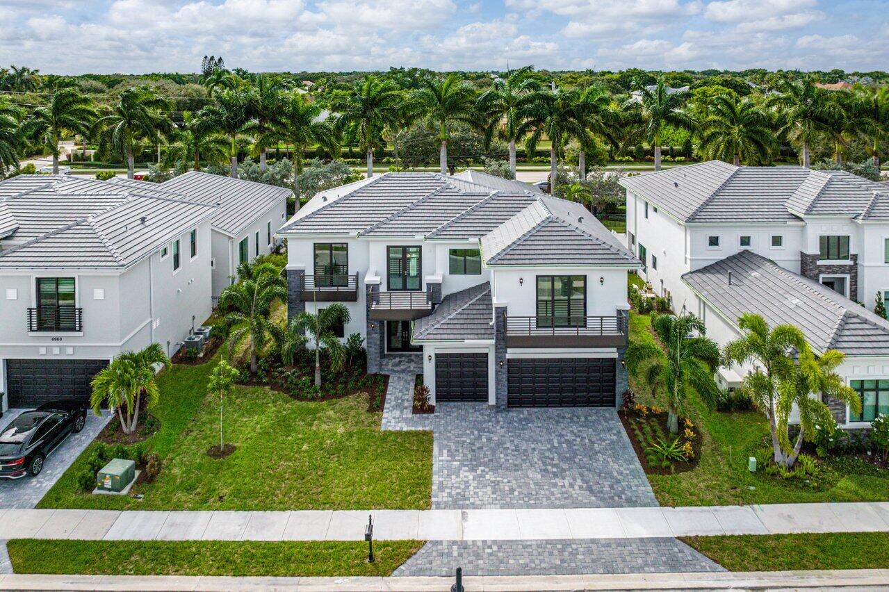ROYAL PALM POLO - Residential