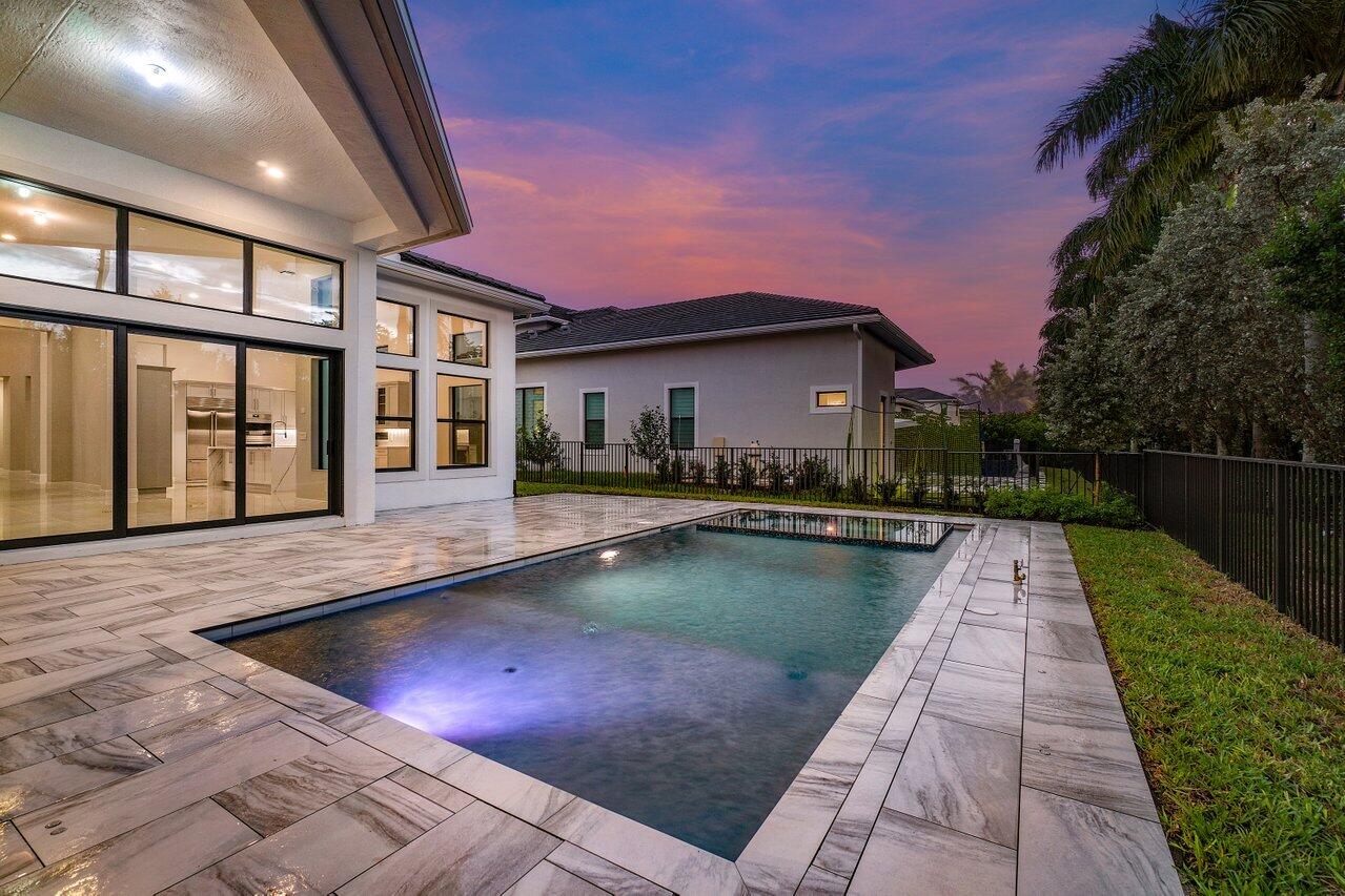 ROYAL PALM POLO - Residential