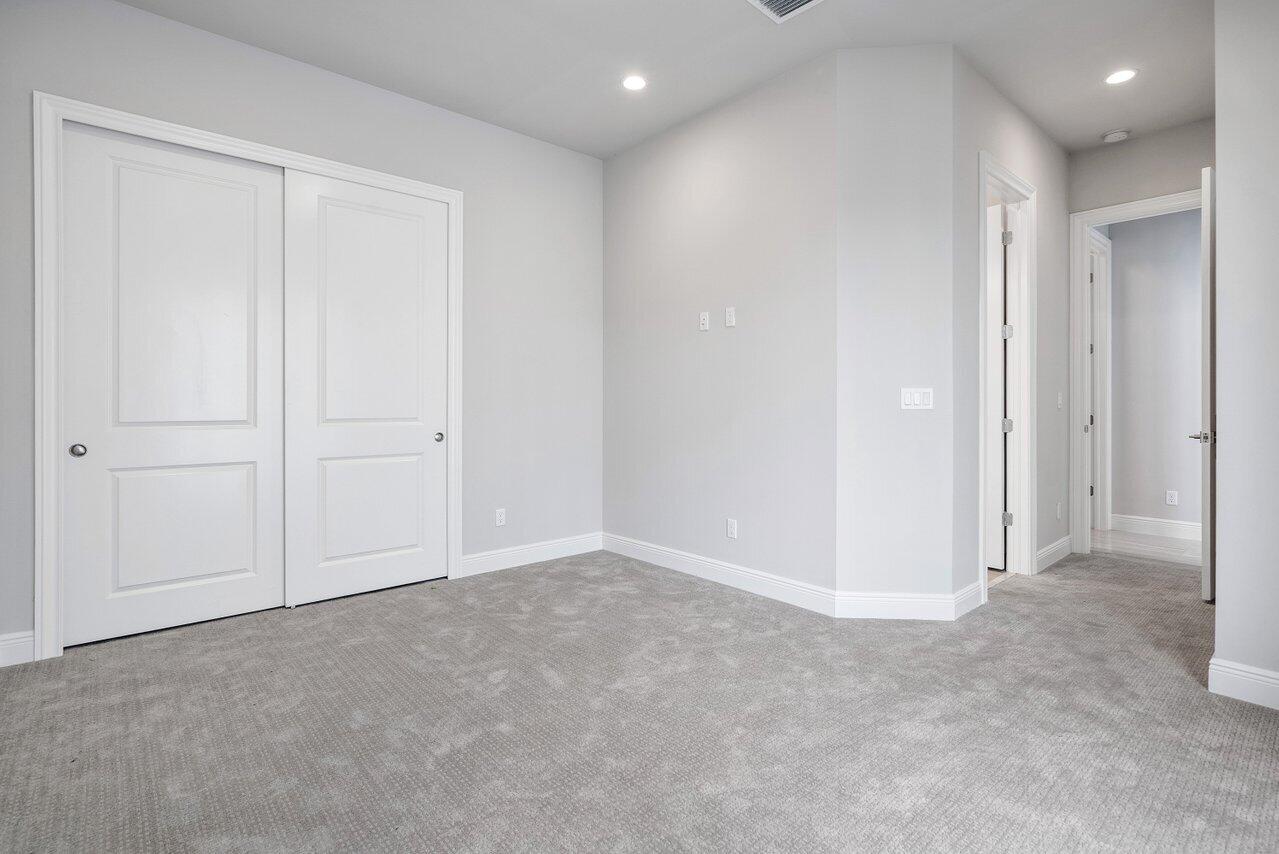 ROYAL PALM POLO - Residential