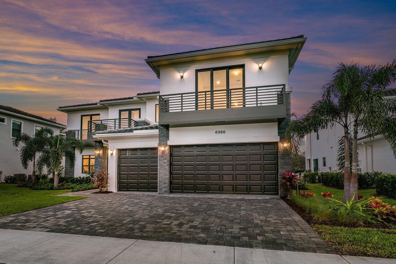 ROYAL PALM POLO - Residential