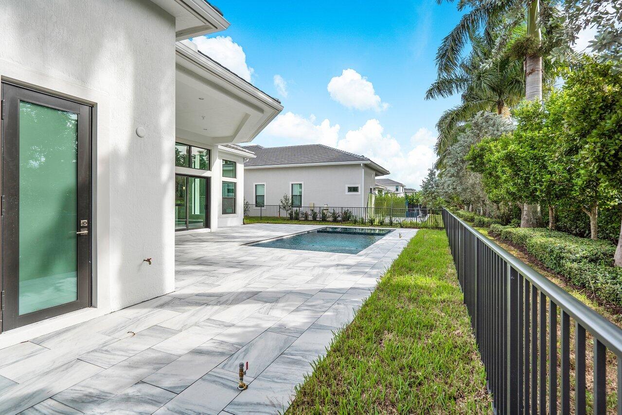 ROYAL PALM POLO - Residential