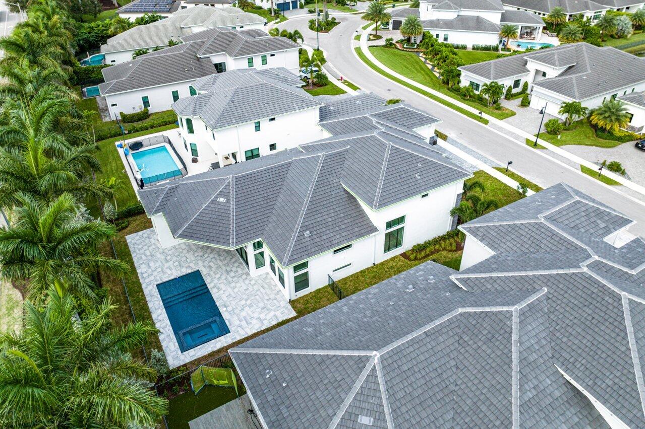 ROYAL PALM POLO - Residential