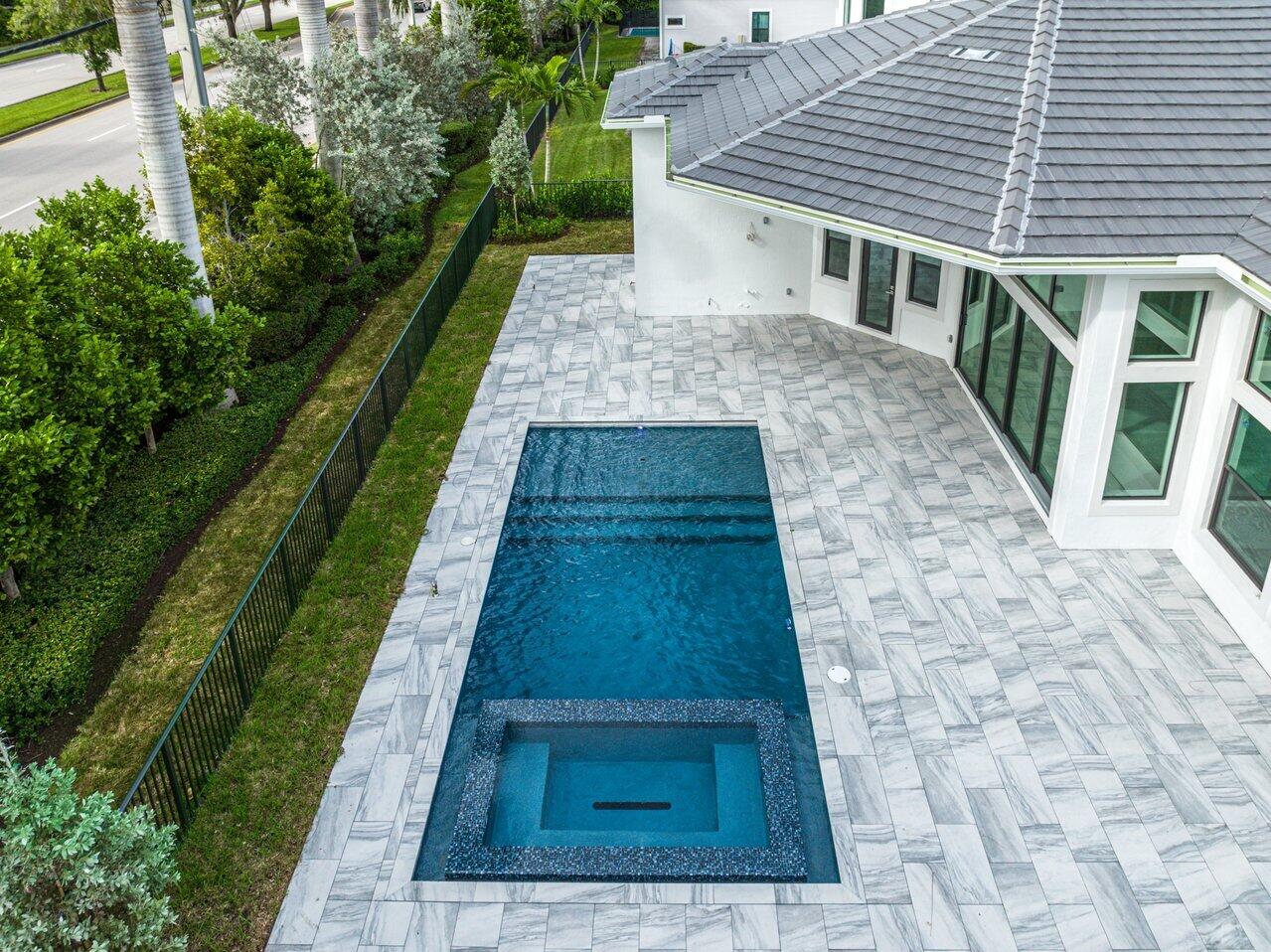 ROYAL PALM POLO - Residential