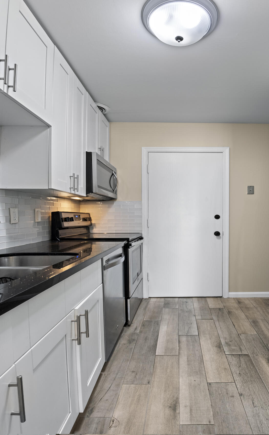 IMPERIAL POINT COLONNADES CONDO - Residential Lease