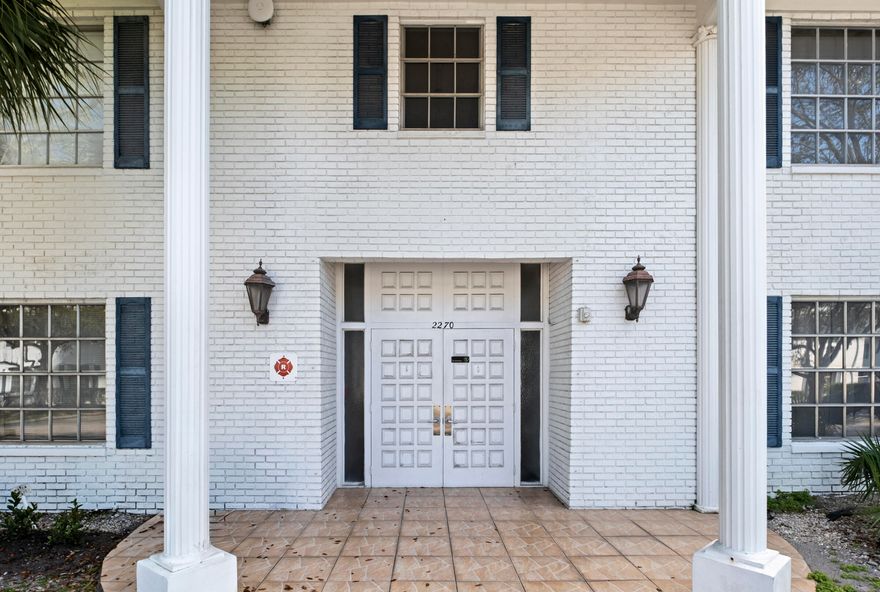 Absolutely beautiful 1 bedroom, 1.5 bathroom 2nd floor unit in the heart of Fort Lauderdale. Completely updated & move in ready unit with new kitchen, stainless steel appliances, storage unit to the right of the unit. Laundry right across the hall..fantastic location within the community. Community features pool, shuffleboard, club room, centrally located right off Federal Hwy