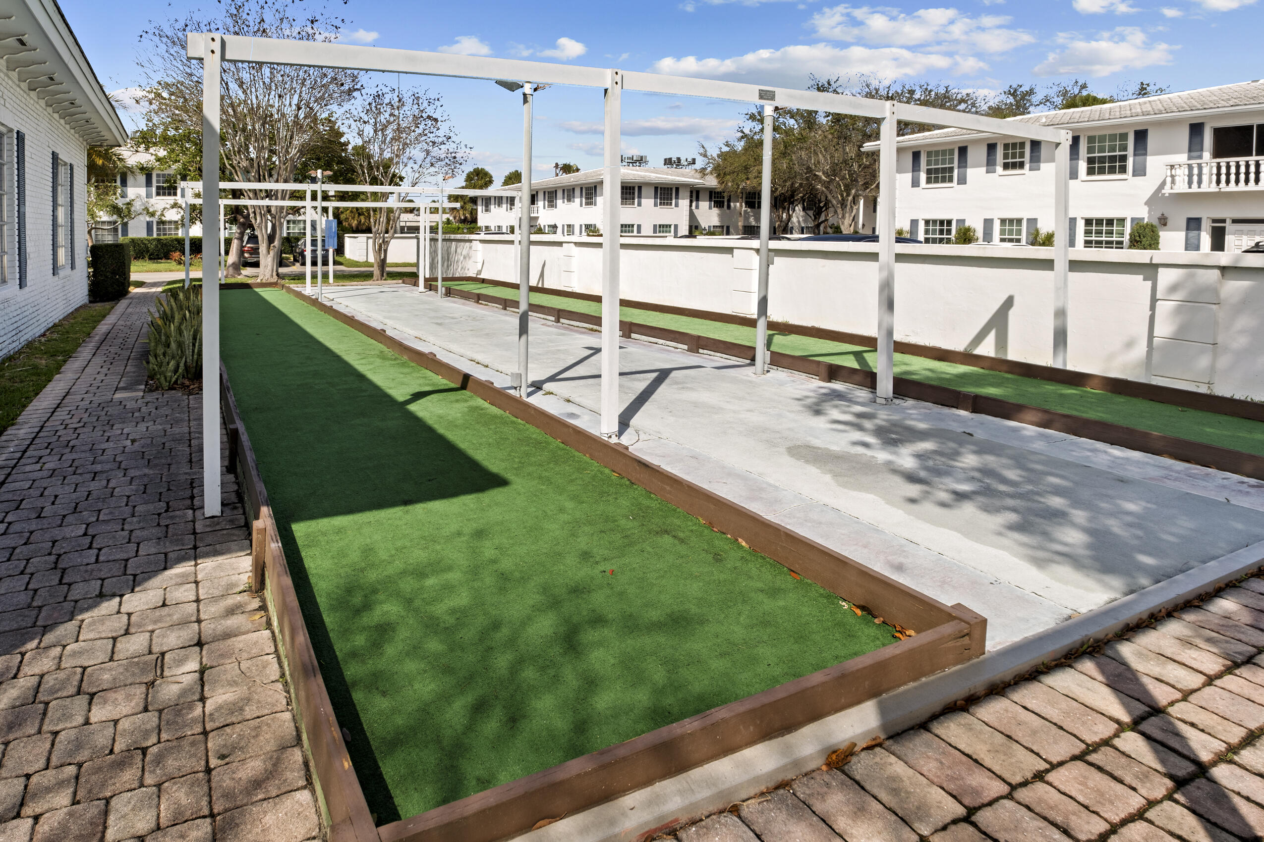 IMPERIAL POINT COLONNADES CONDO - Residential Lease