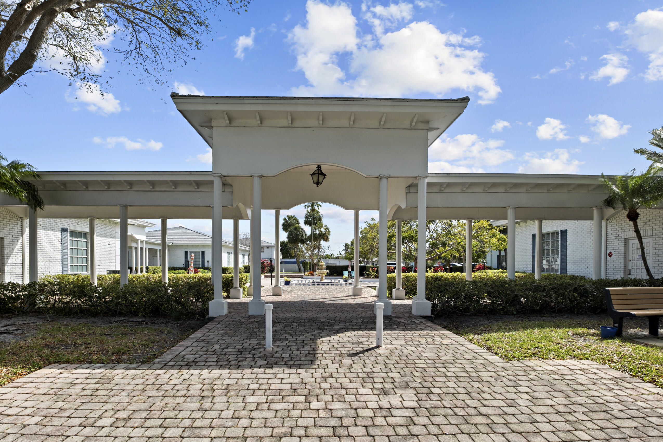 IMPERIAL POINT COLONNADES CONDO - Residential Lease