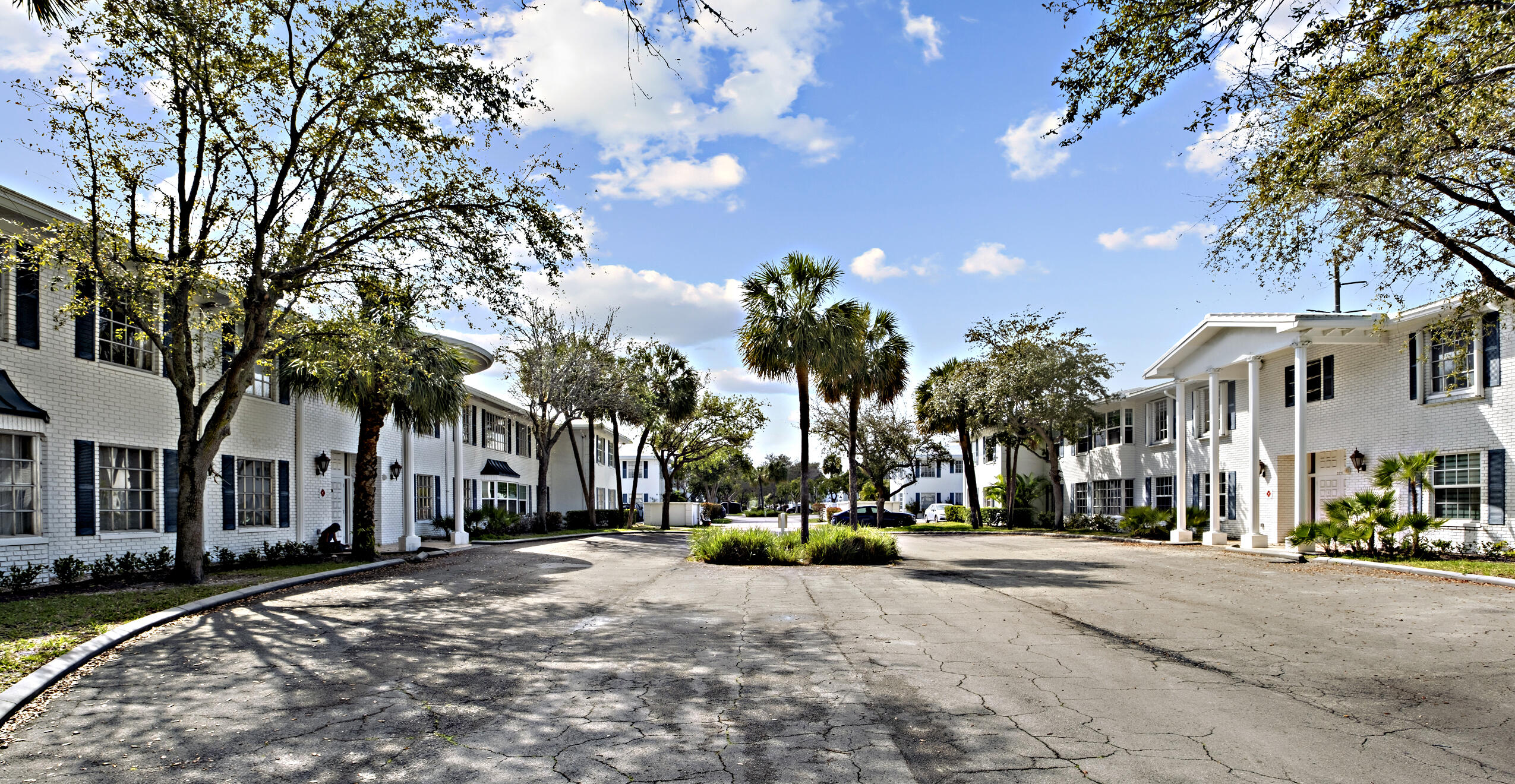 IMPERIAL POINT COLONNADES CONDO - Residential Lease