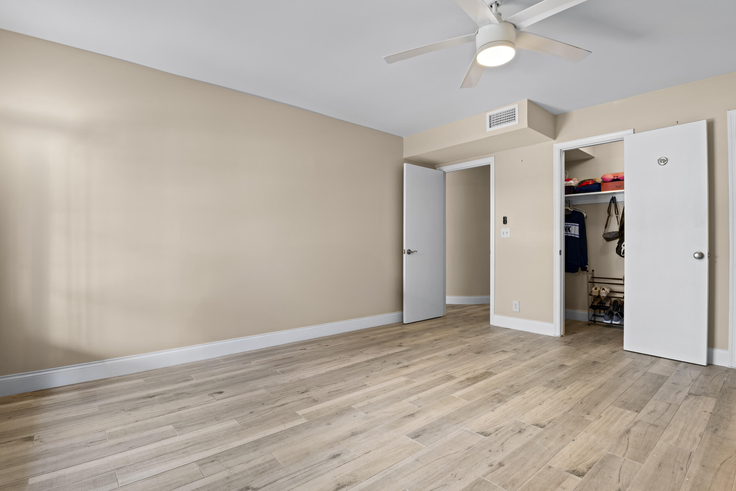 IMPERIAL POINT COLONNADES CONDO - Residential Lease