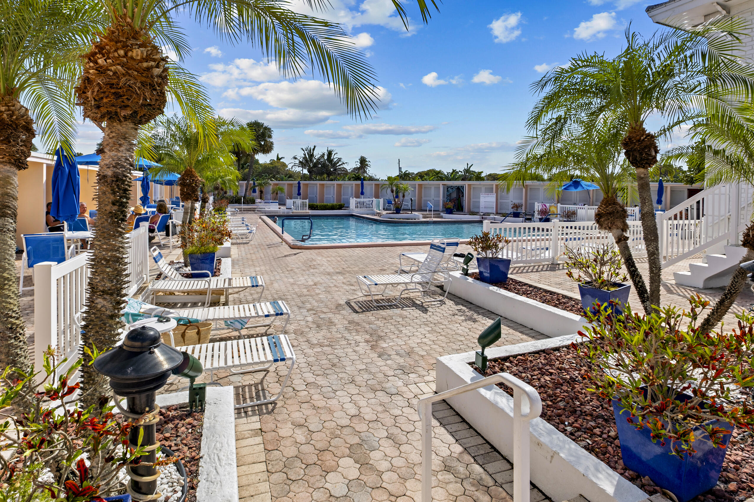 IMPERIAL POINT COLONNADES CONDO - Residential Lease