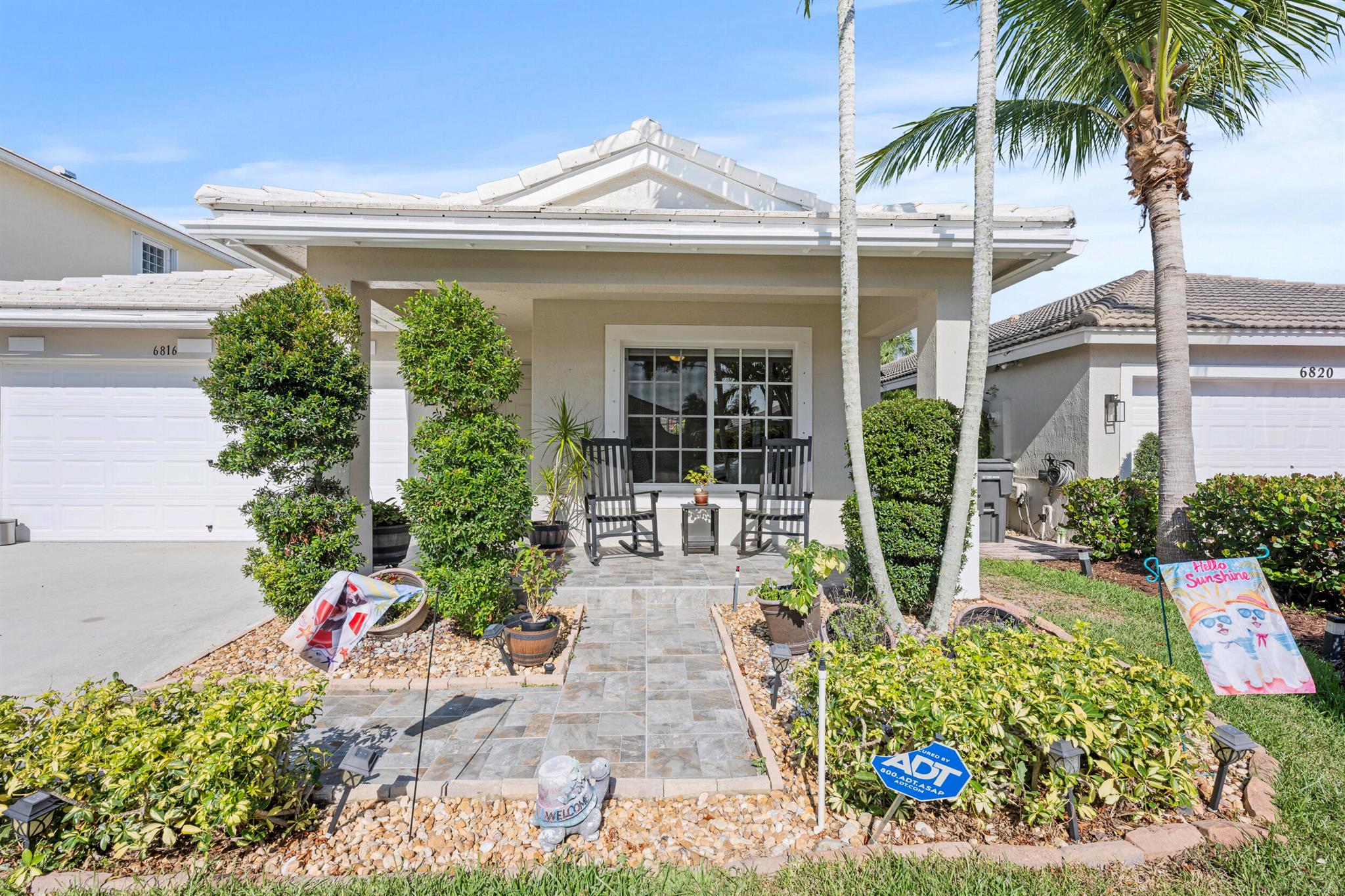 6816 Hendry Drive