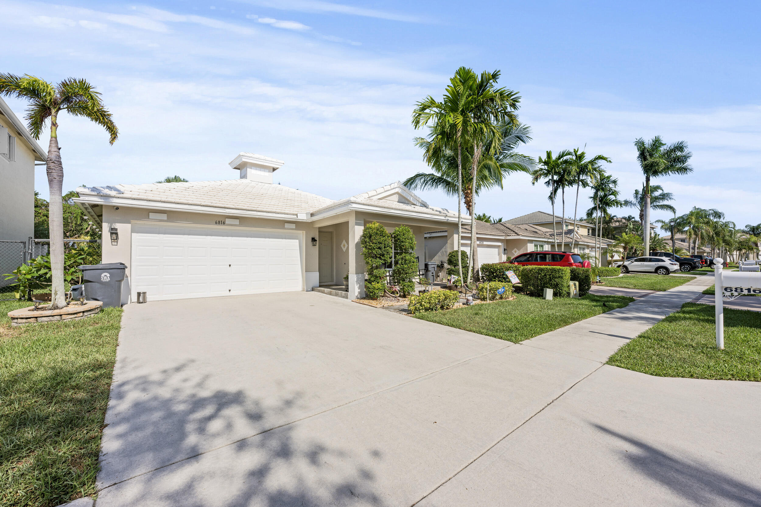 6816 Hendry Drive