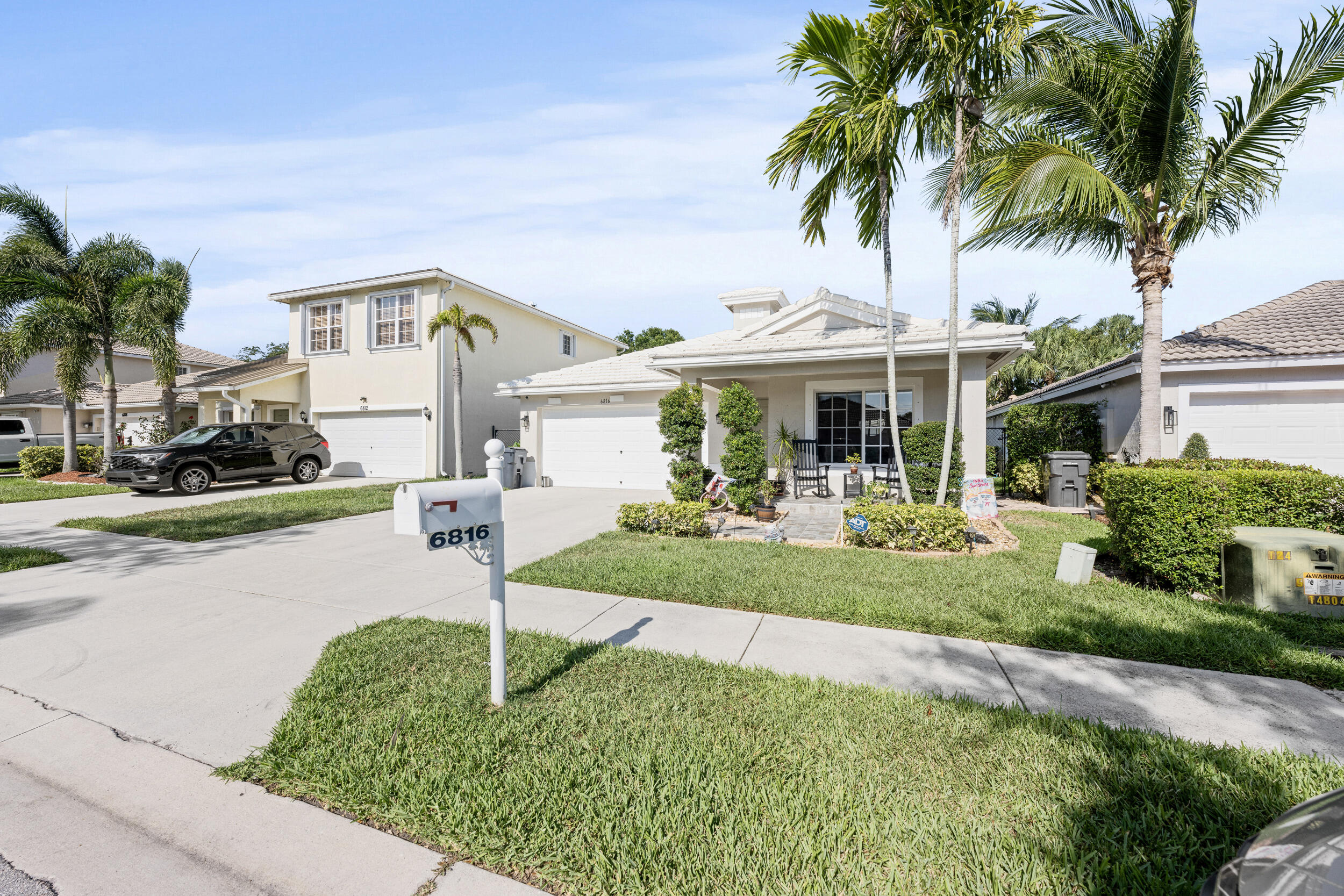 6816 Hendry Drive