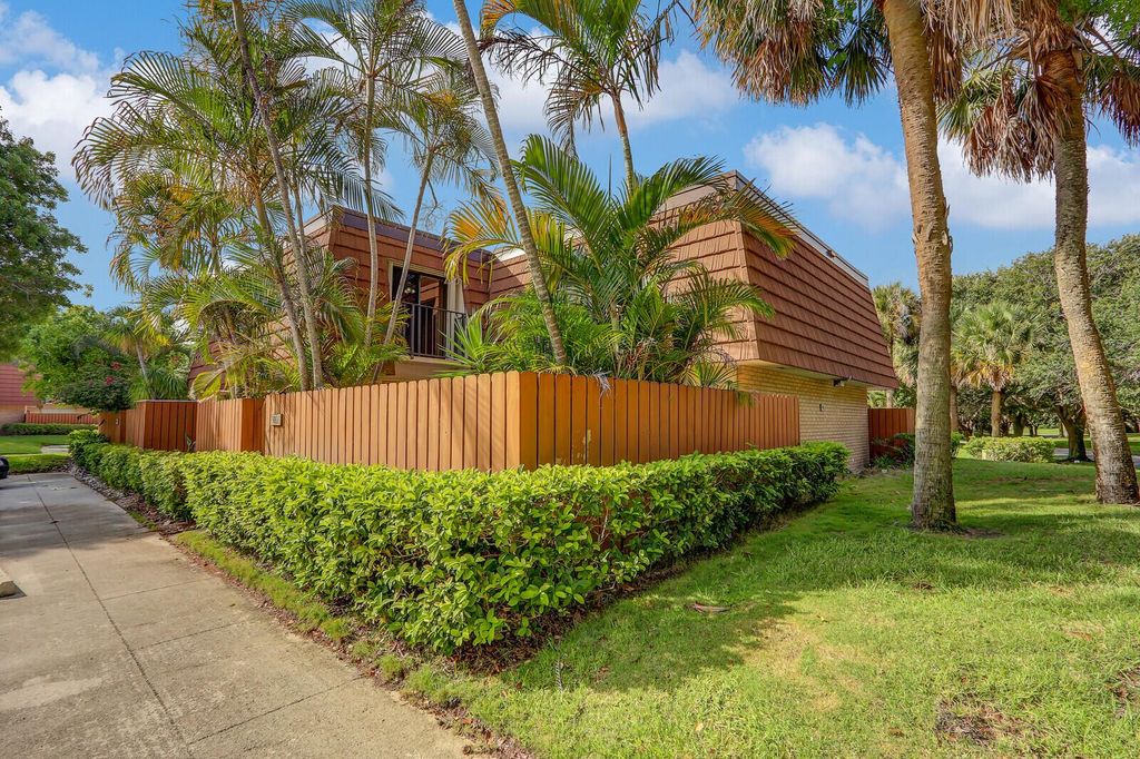 Photo of 3061 30th Court, Jupiter, FL 33477 (MLS # R11105092)