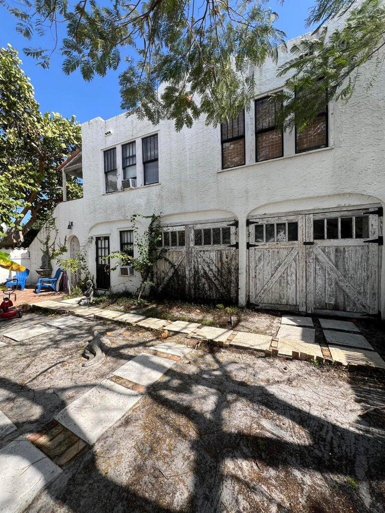 LAKE WORTH TOWN OF - Residential Lease