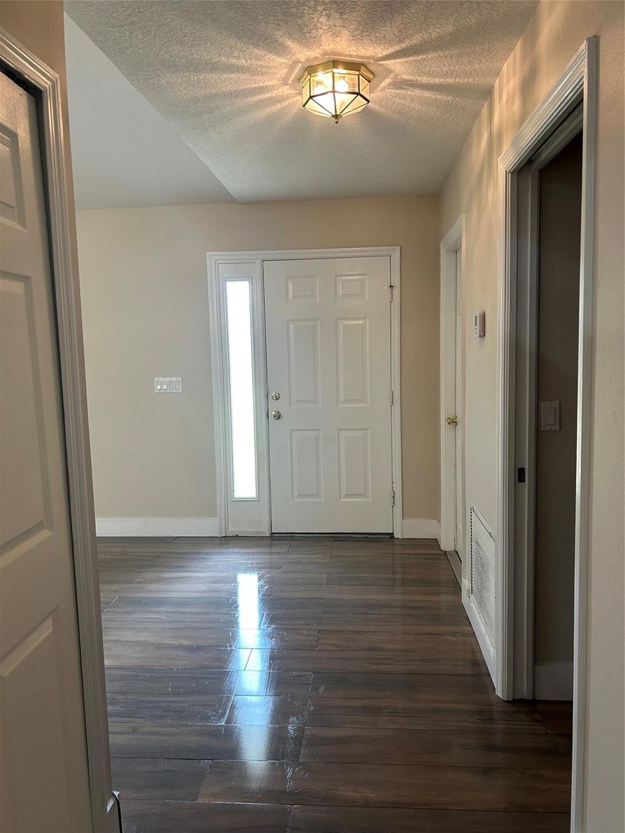Priced to Rent Quickly!
Beautifully updated 3BR/2BA home with 2-car garage in Port Malabar, Palm Bay. Features soaring ceilings, open split floor plan, and luxury vinyl plank flooring throughout. Modern kitchen with quartz countertops, white cabinets, and new stainless steel appliances. Spacious primary suite with dual quartz vanities, walk-in shower, and freestanding tub. Large backyard with screened porch—perfect for relaxing or entertaining. No HOA. Housing vouchers welcome. Landlord will waive the application fee for all serious prospects.
1st Month rent + 2 Security deposits . Move-in ready—schedule your showing today!