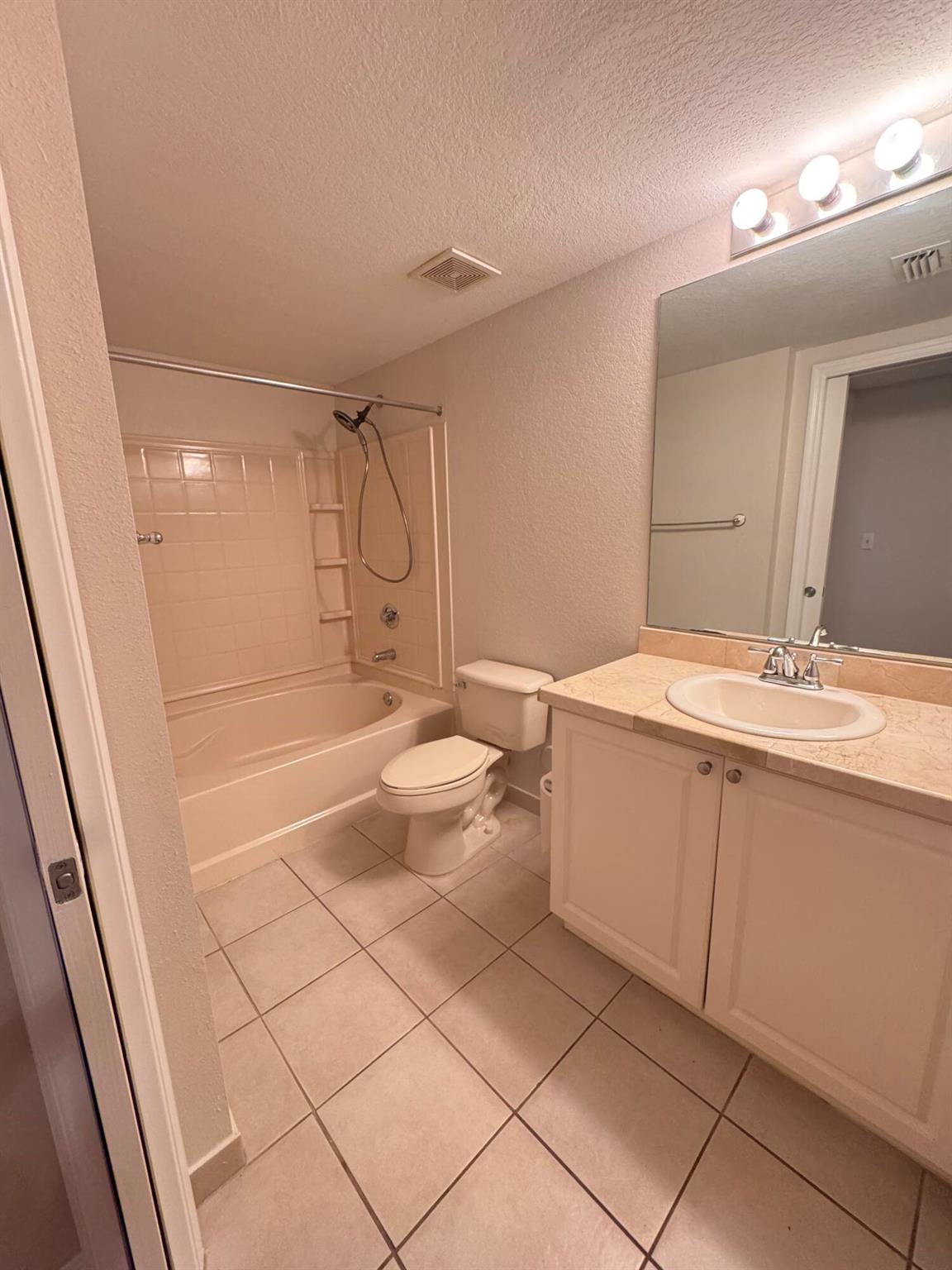 CYPRESS POINTE AT CORAL S - Residential Lease