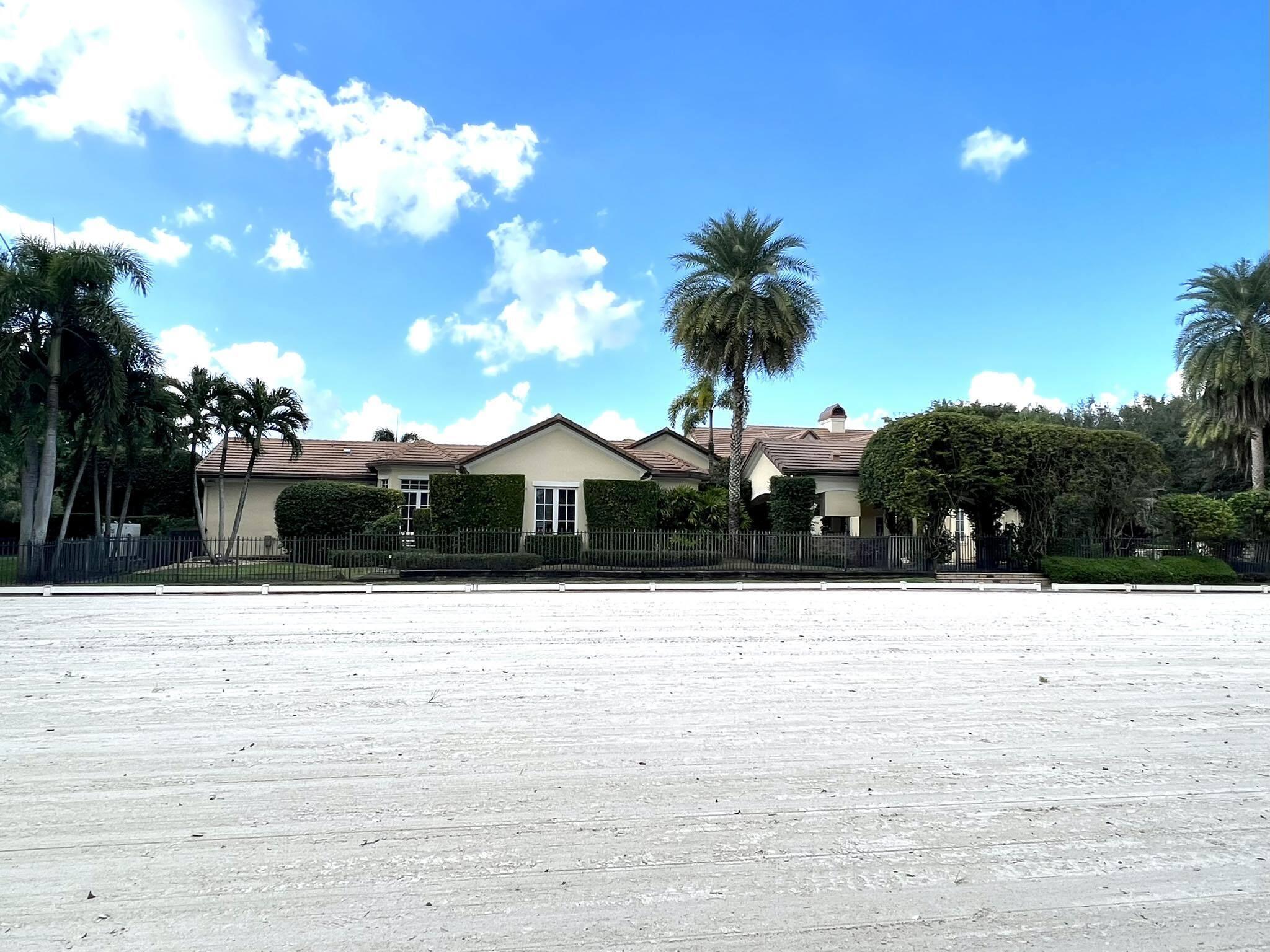 SADDLE TRAIL PARK OF WELL - Residential