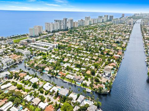 A home in Lauderdale By The Sea